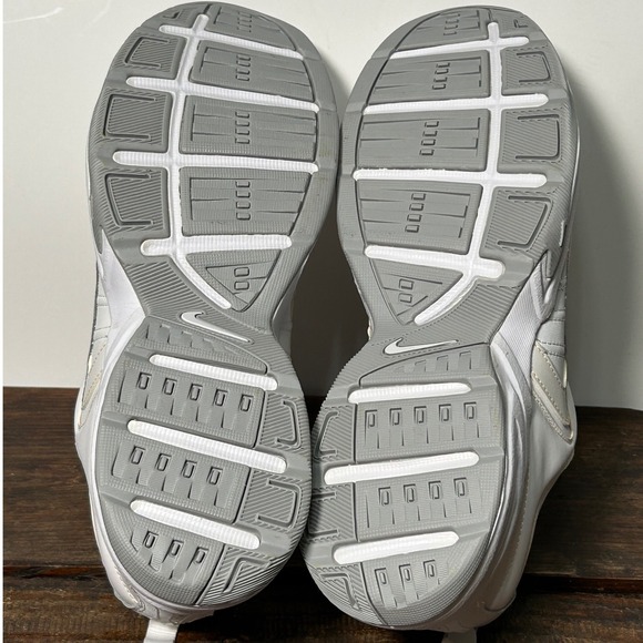 Nike T Lite VIII Women's White Athletic Shoes Sneakers 386508-111 Size 9.5 - Picture 6 of 7